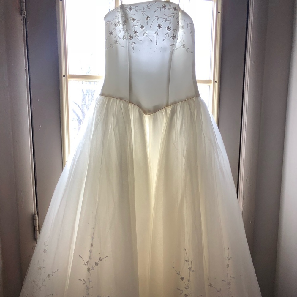 Casablanca wedding gown